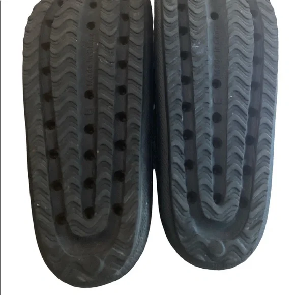 Womens BeBe Flip Flops Slides Black size 8 - Picture 3 of 3